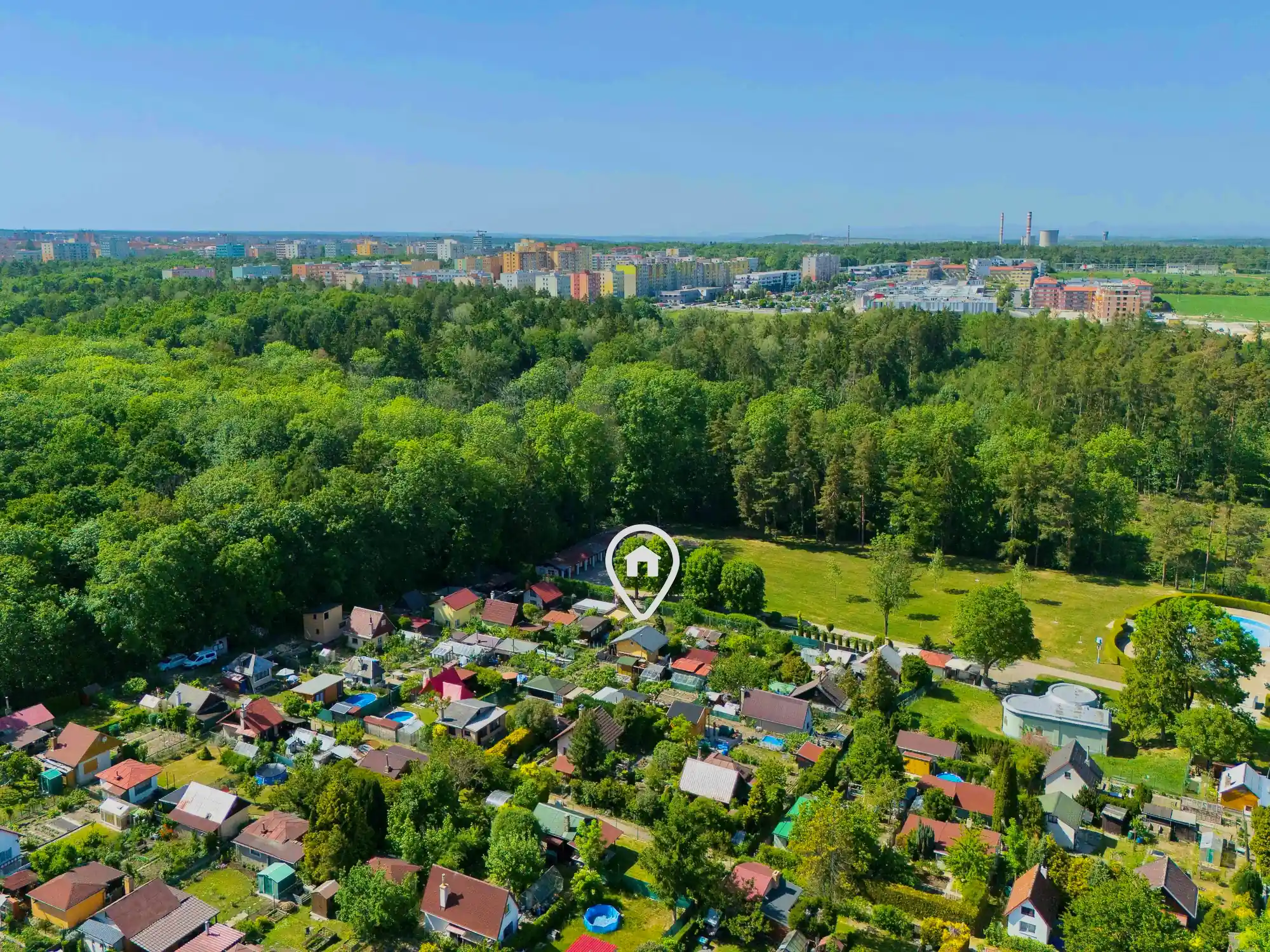Náhled fotografie 14 - dvoupodlažní chata na prodej v Kladně - Kročehlavech