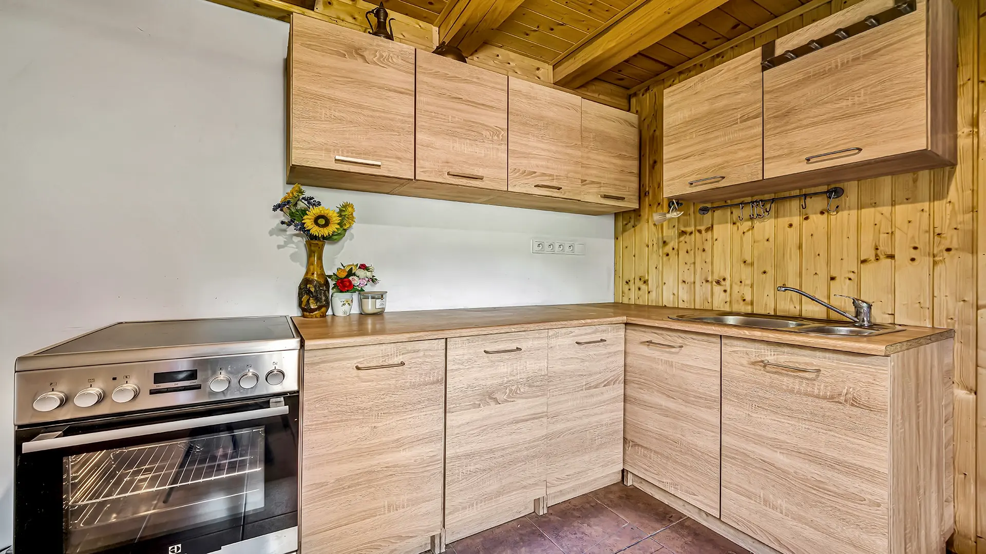 Náhled fotografie 7 - dvoupodlažní chata na prodej v Kladně - Kročehlavech